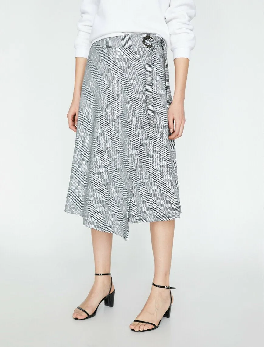 11900 Black Check Midi Skirt