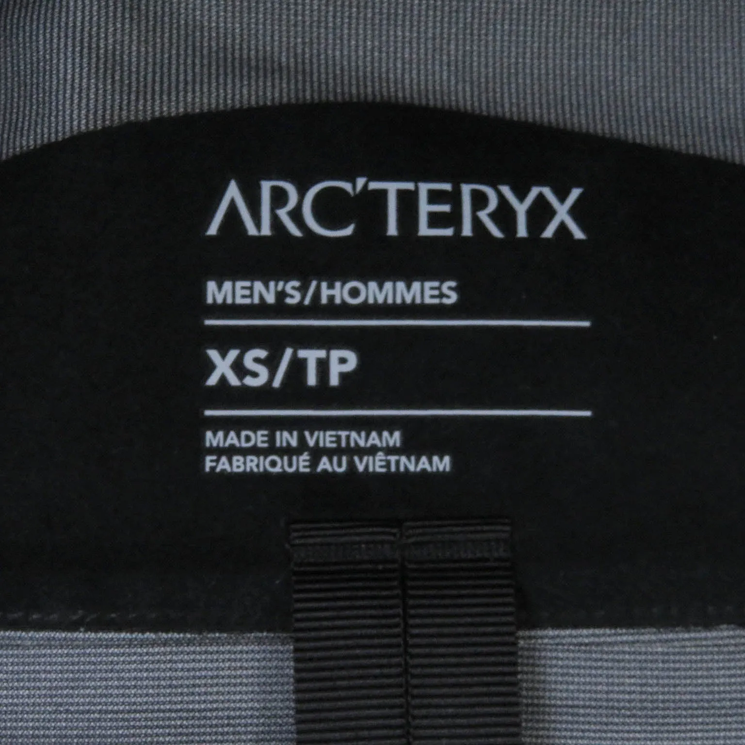 ARC'TERYX Mountain Hoodie X00007301 Main: 100% nylon black BETA LT JACKET mens XS Used Authentic