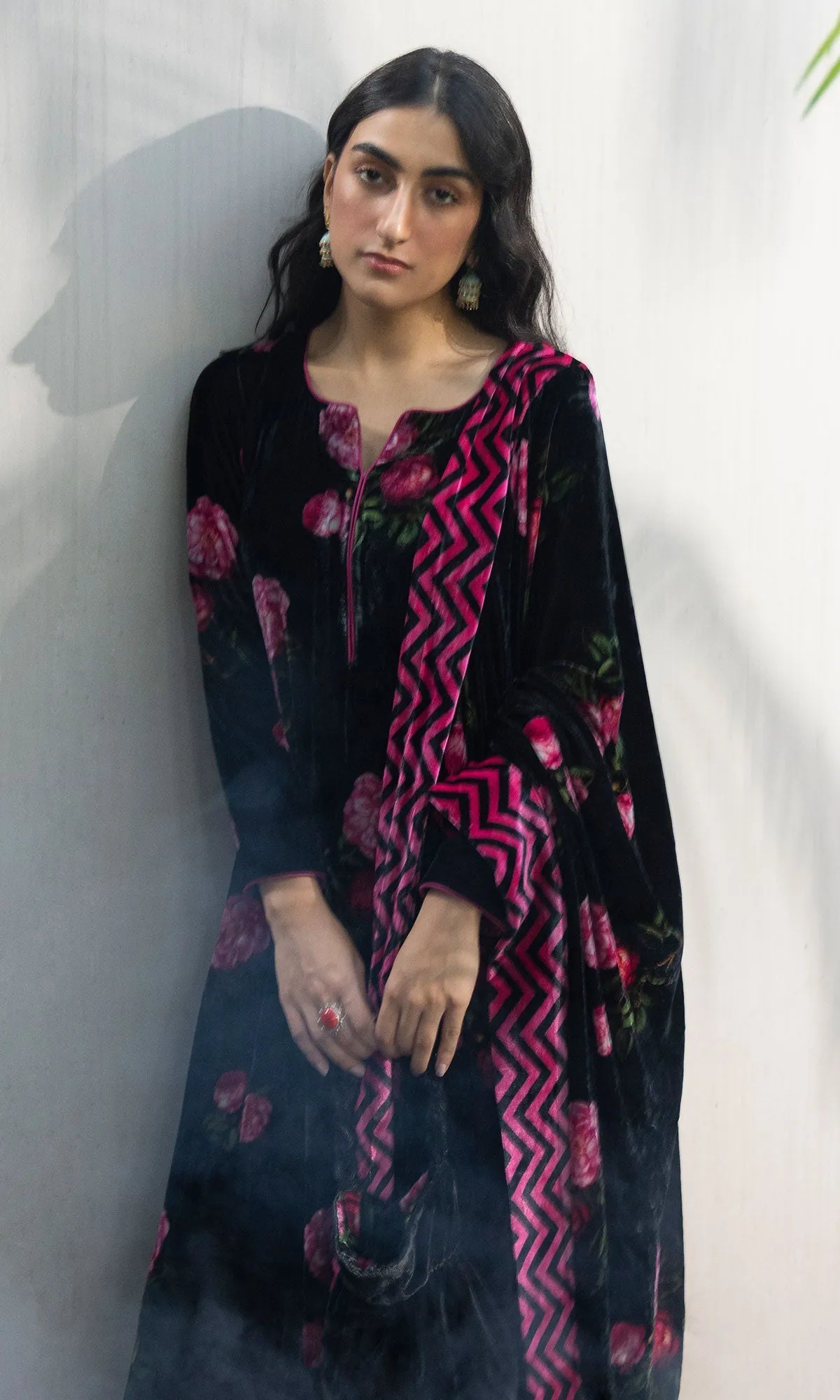 Bareen floral Black velvet straight kurta with velvet palazzo and shawl - Set of 3