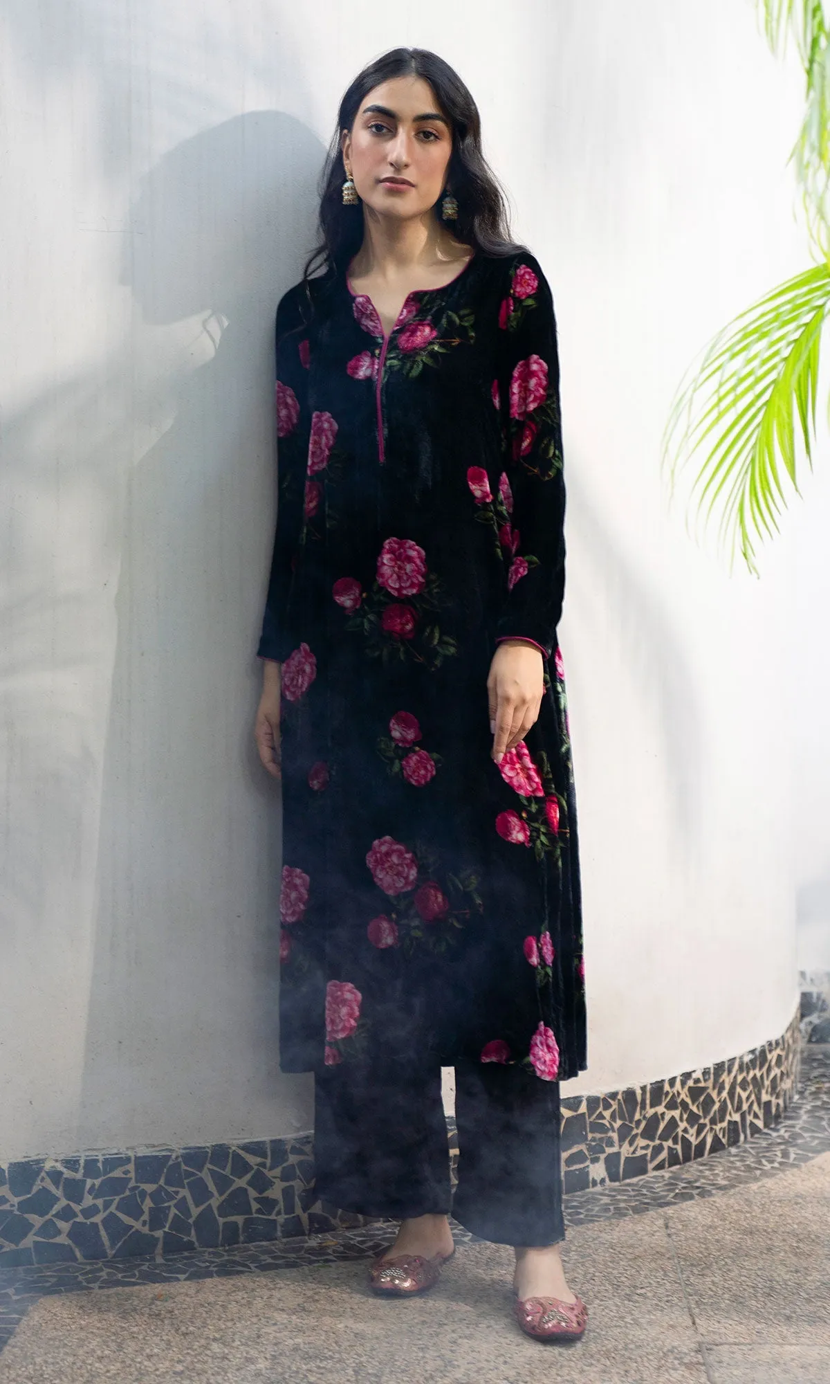 Bareen floral Black velvet straight kurta with velvet palazzo and shawl - Set of 3