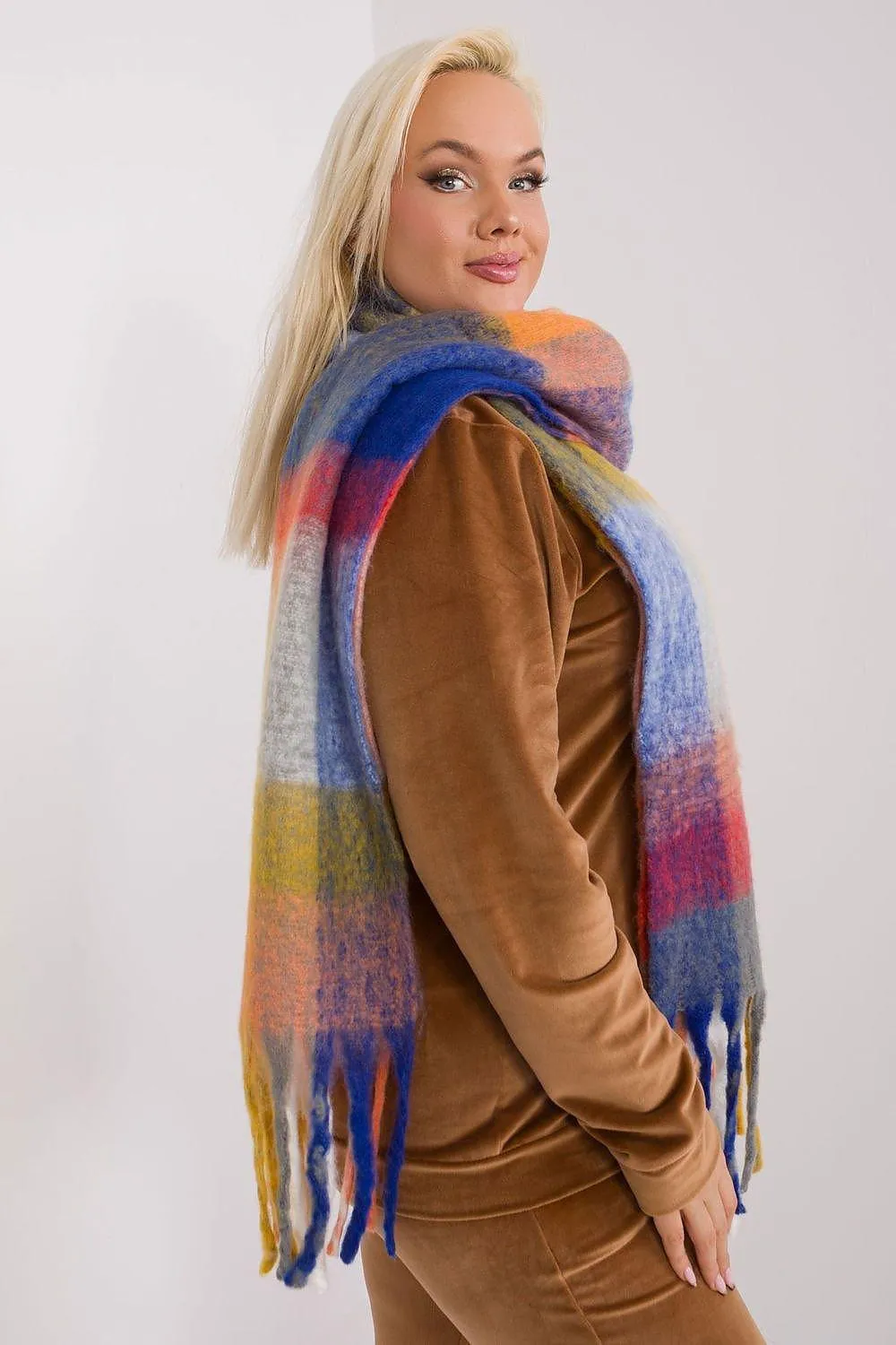 Chic Fringed Plaid Wrap for Stylish Warmth