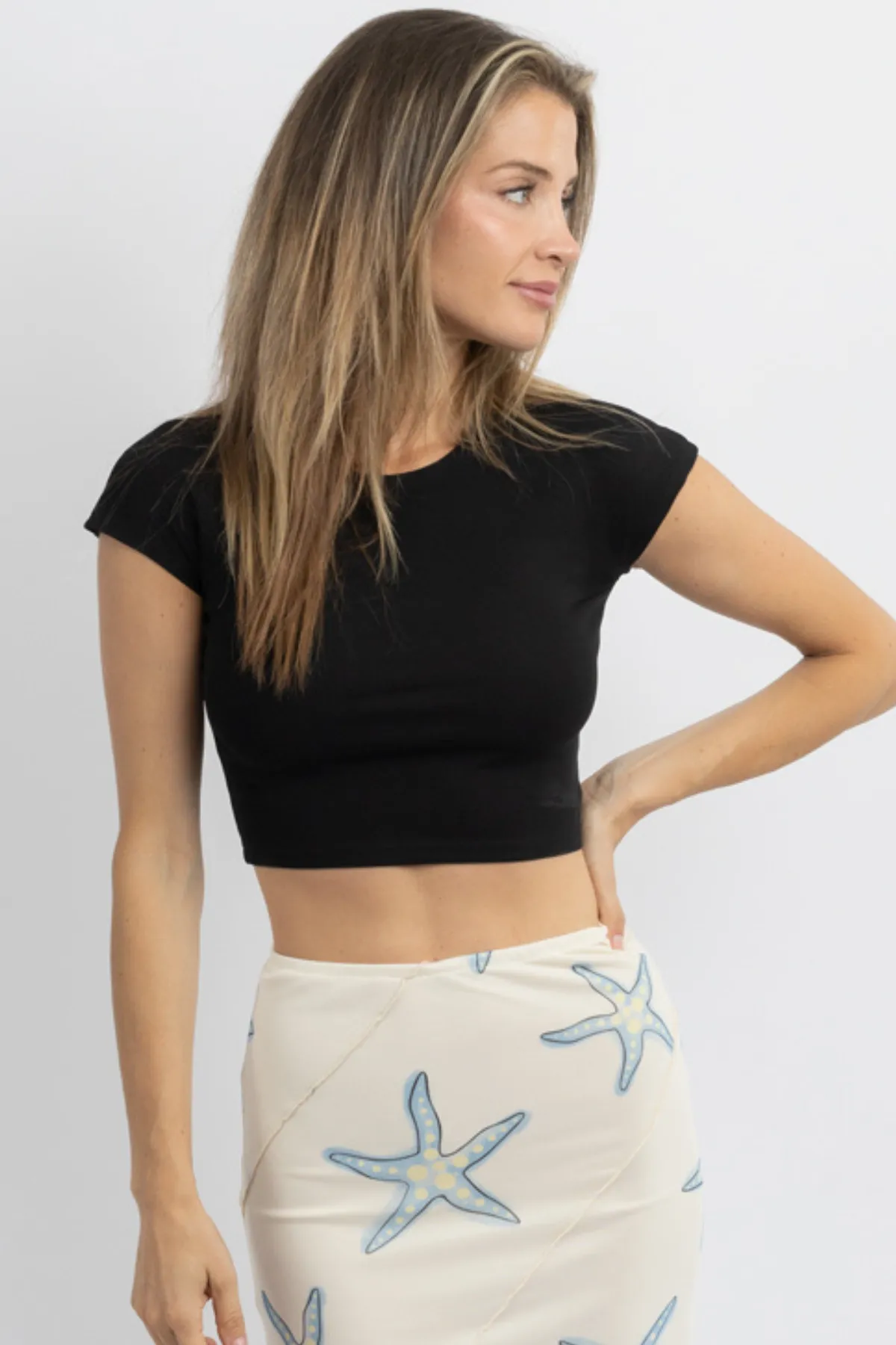 CREW LOVE BLACK CAPSLEEVE CROP