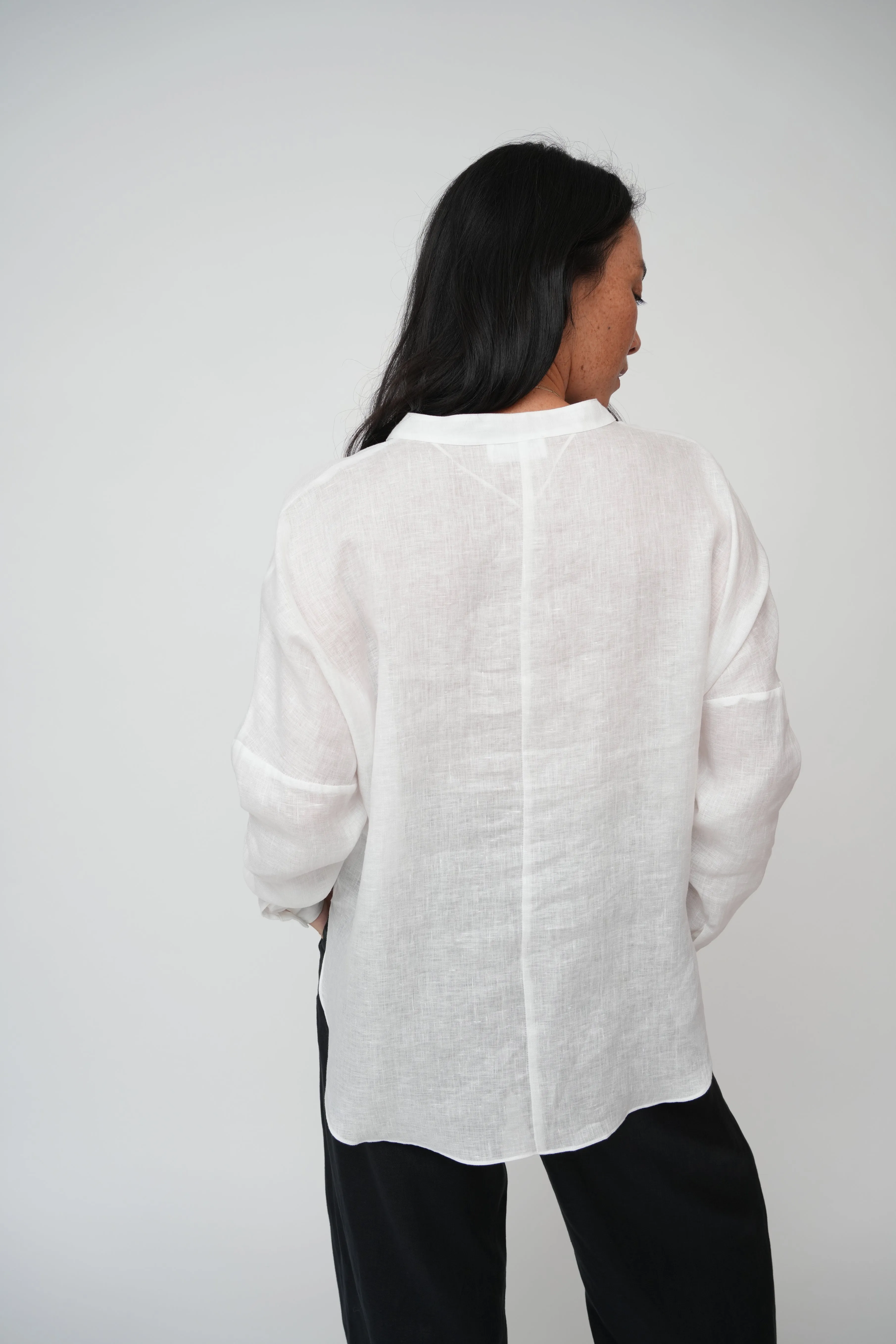 Rae’s Shirt Linen - WHITE