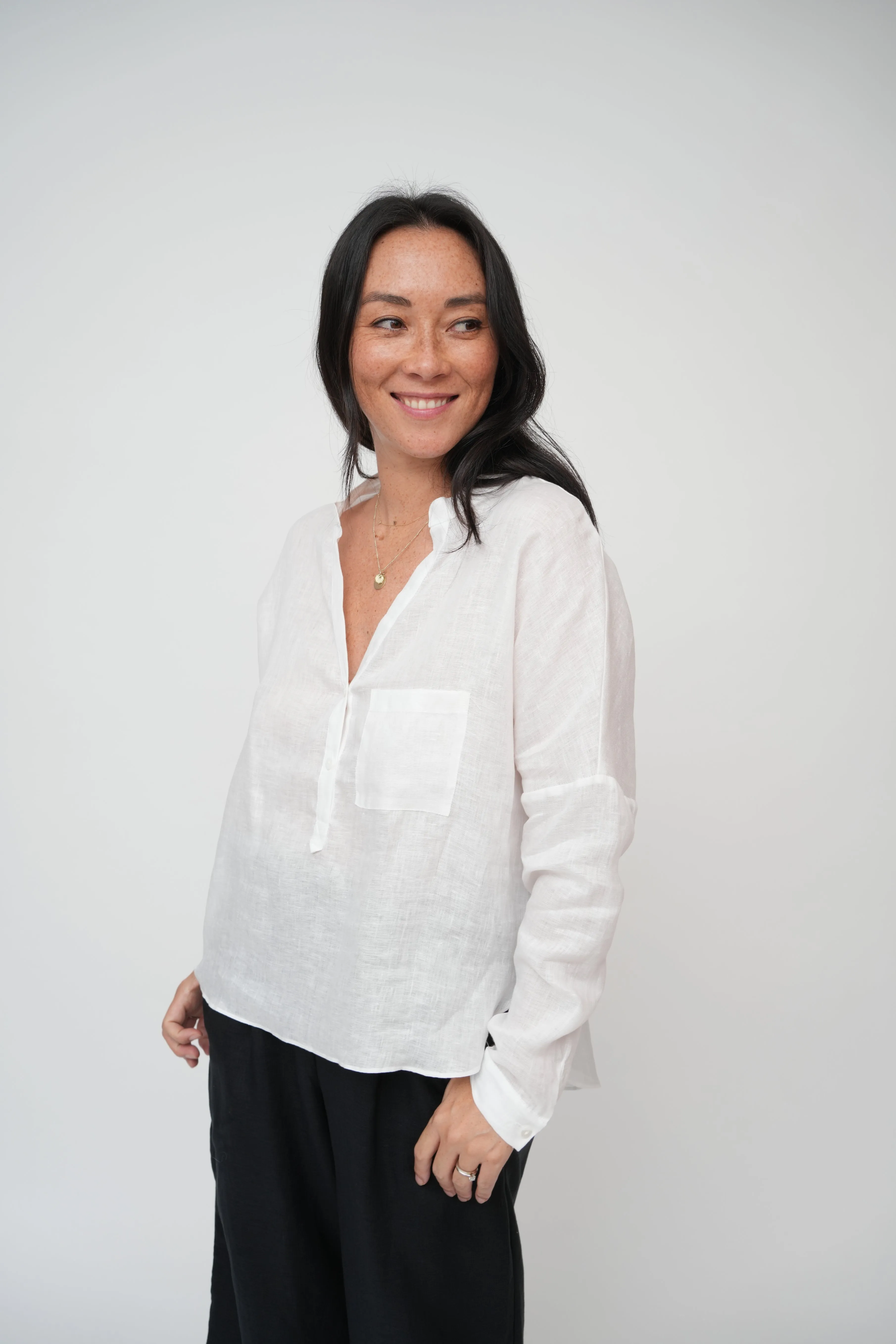 Rae’s Shirt Linen - WHITE