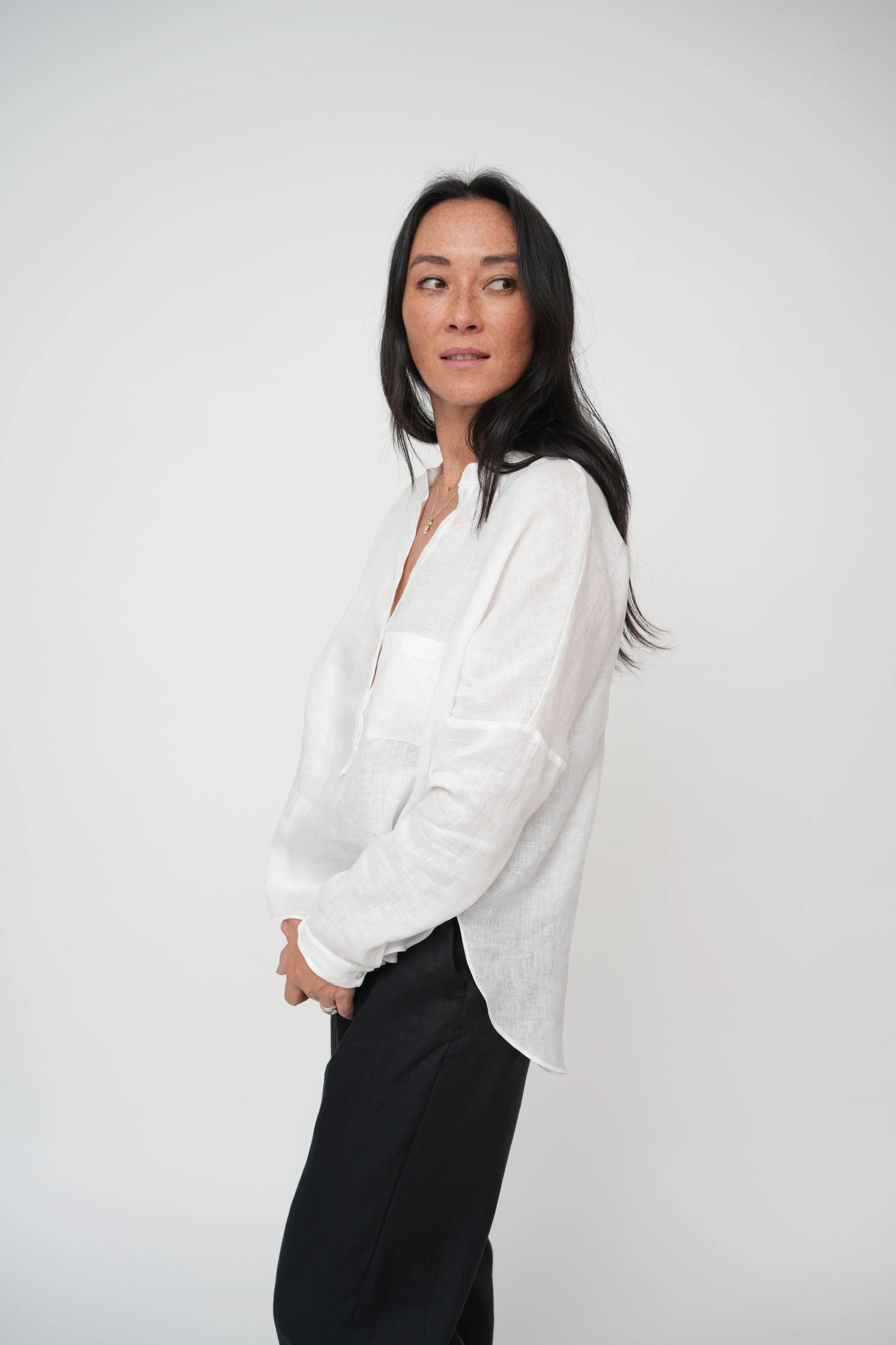 Rae’s Shirt Linen - WHITE