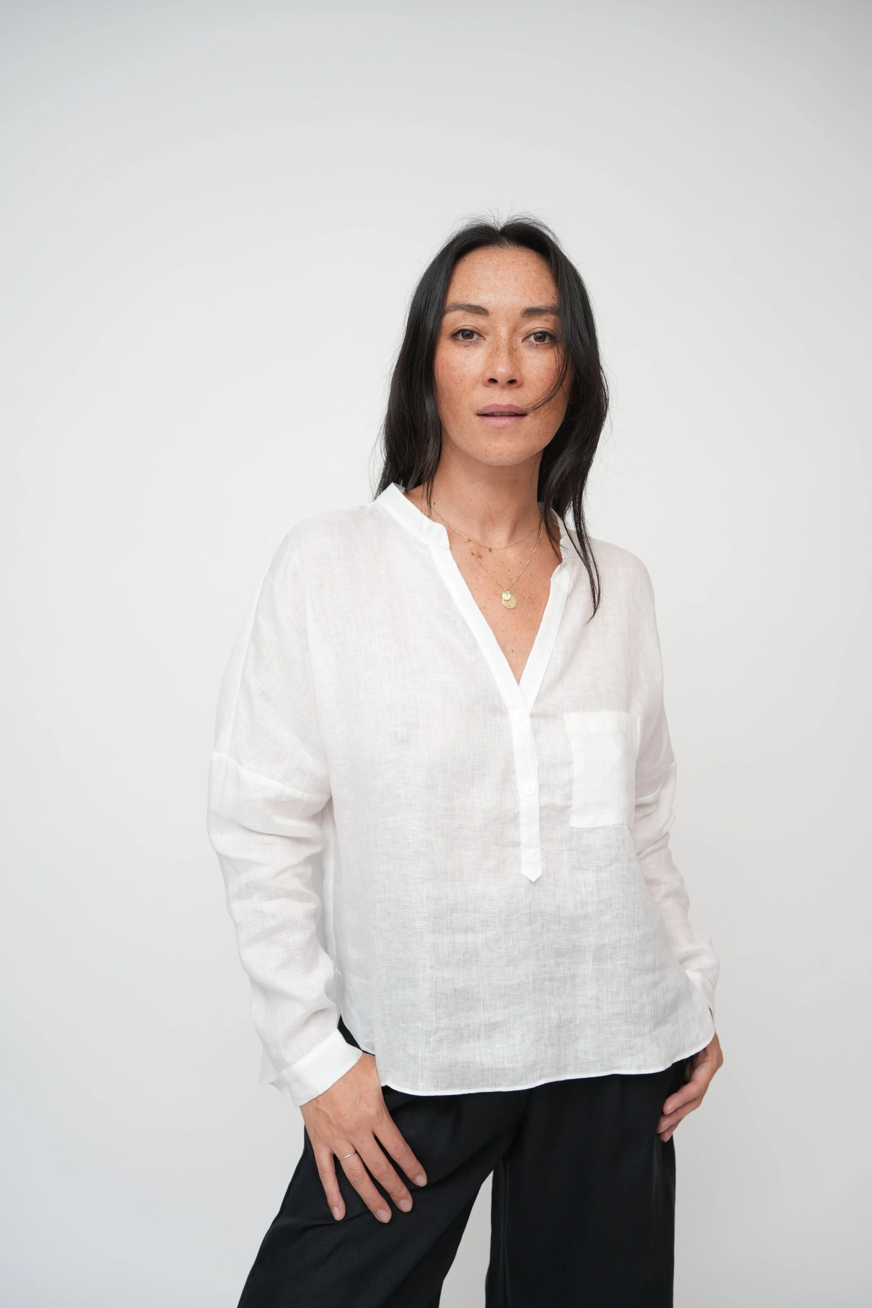 Rae’s Shirt Linen - WHITE