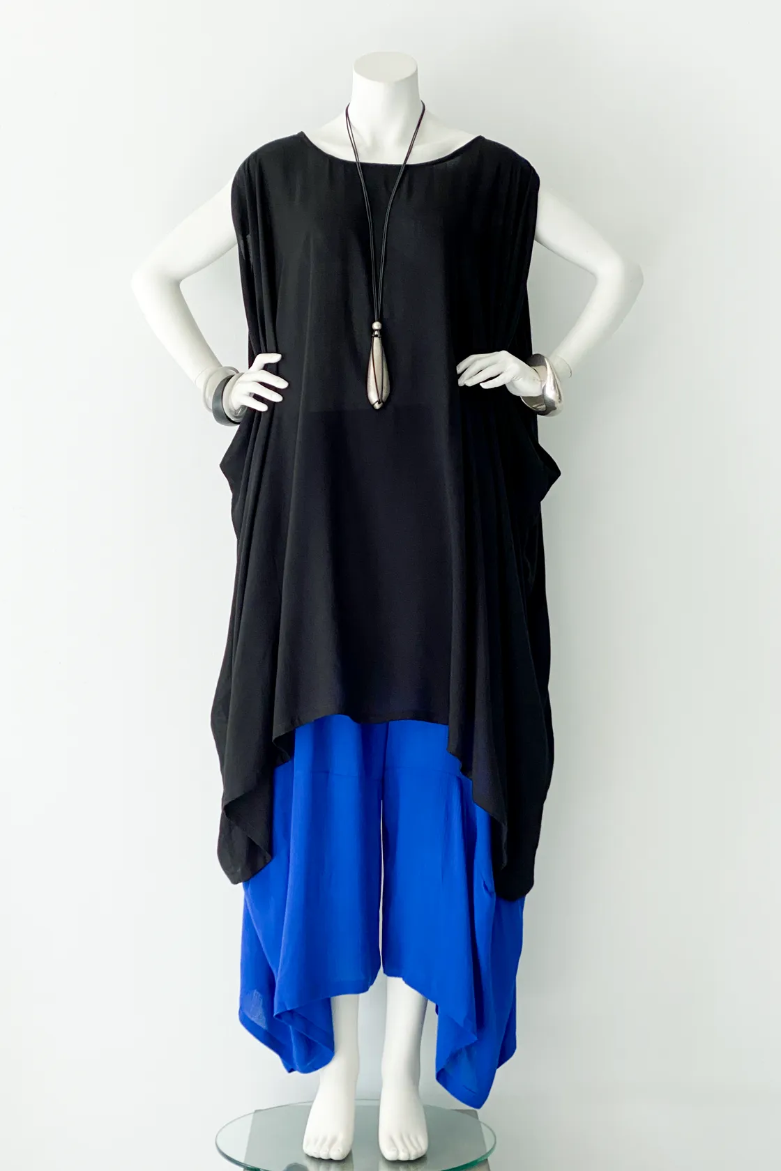 Raya Tunic in Black Delphi